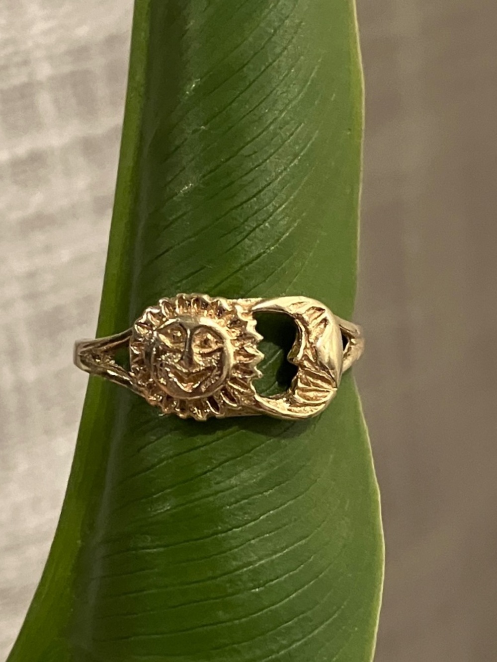 Sun and Moon Face Ring - 14K Gold
